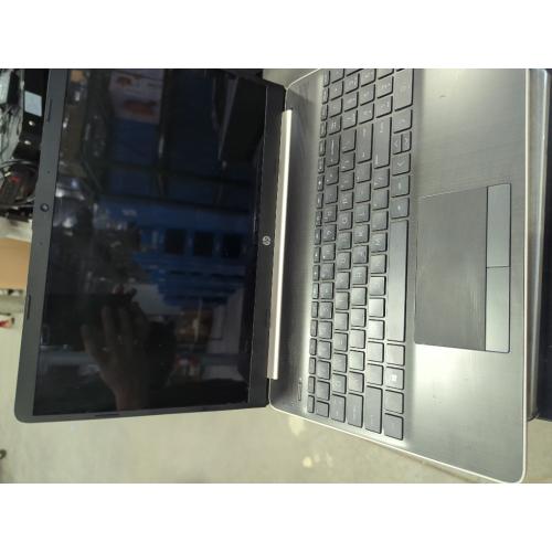 HP Notebook - 15-dw0011ds With Charger