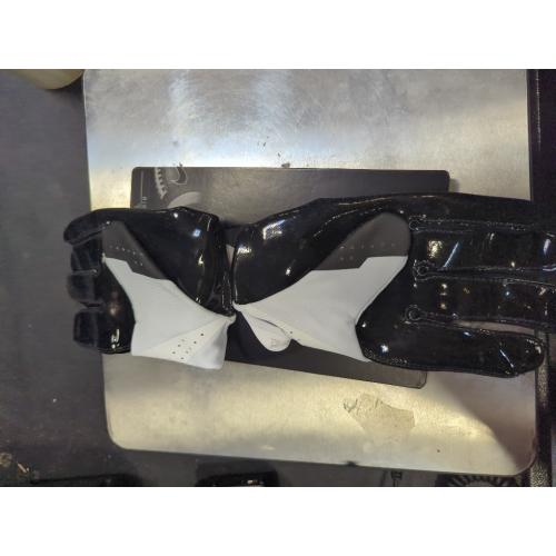 White & Black Size Large Nike Youth Torque 2.0 Receiver Gloves