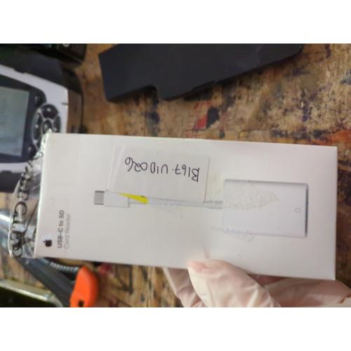 Apple USB-C to SD Card Reader