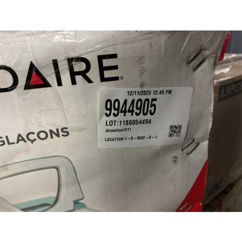 Frigidaire EFIC108-Blue Compact Ice Maker, Counter-top Portable, 26 lb per Day, Blue