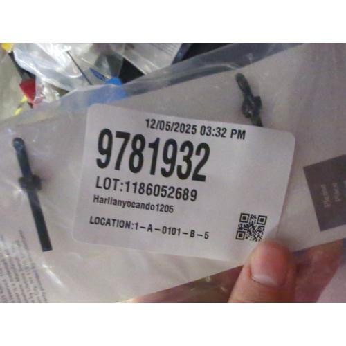 KitchenAid Gourmet Stainless Steel Pizza Wheel with Sharp Blade to Easily Cutting Pizza Crusts, Pies, and more, Finger Guard for Safety and Comfort Grip to Protect Fingers, Dishwasher Safe, Black