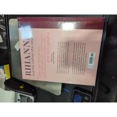 Rihanna - by  Terry Newman (Hardcover)