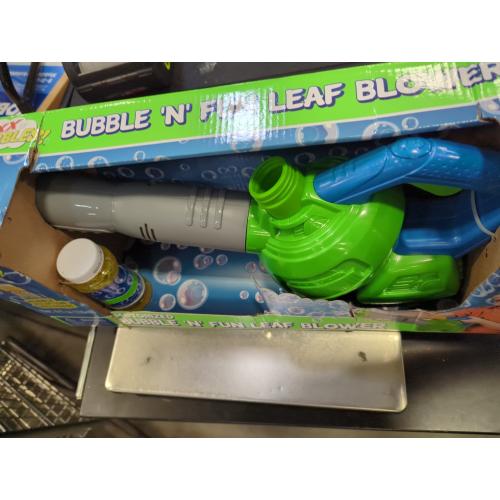 Maxx Bubbles Toy Bubble Leaf Blower with Non Toxic Refill Solution, Sturdy Plastic, Bubble Toys for Boys and Girls, Outdoor Summer Fun for Kids and Toddlers, 3