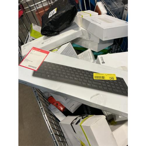 Microsoft Designer Bluetooth Desktop - Wireless bluetooth connectivity - QWERTY keyboard with built-in number pad - Ambidextrous designed mouse