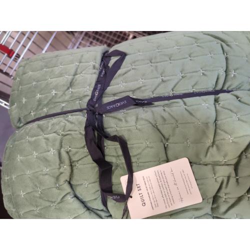 EverGrace Luxury Velvet Quilt Set Queen Size 3 Piece, Soft Cross-Stitch Velvet Comforter Set with Pillow Shams, Lightweight Coverlet Bedspread Bedding Set for All Seasons, Loden Green