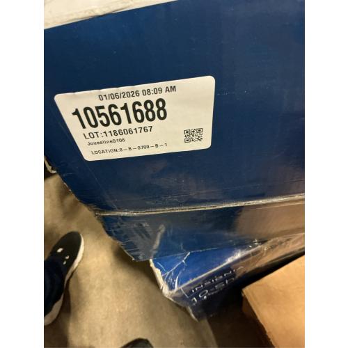 Insignia™ - 10-Sheet Microcut Shredder - Black