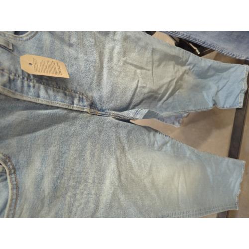 Levi's Women's Ribcage Straight Ankle. Size 31