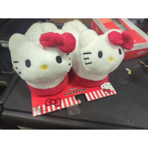 Size  M-L Color White and Red Hello Kitty 3D Plush Face Women's Slippers