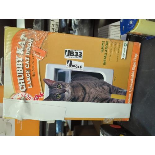 Ideal Pet Products Chubby Kat Door, Plastic, Large, 7.5 x 10.5 Flap Size