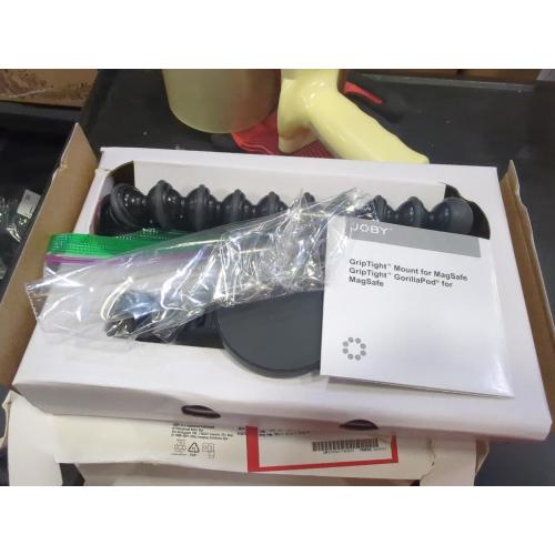 JOBY GripTight Mount with MagSafe & GorillaPod 1K Tripod (JB01753)