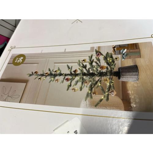 Vickerman 4' Mini Pine Artificial Christmas Tree, Warm White Italian LED Mini Lights, ( see the pictures)