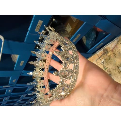 CIEHER Crystal Crowns for Women Girls Royal Crown Wedding Halloween Costume Birthday Party Prom, Crown Cake Topper(Silver)