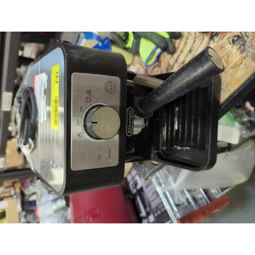 De'Longhi Stilosa Manual Espresso Machine, Compact Coffee Maker, 15 Bar Pump Pressure, Manual Milk Frother Steam Wand for Authentic Single & Double Espresso, Lattes & Cappuccinos, Tamper Included