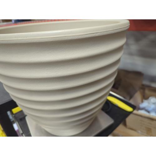 Ibiza Polyresin Indoor and Outdoor Planter with Classic Cream Finish - Durable, Weatherproof, Lightweight, Large Plant Pot for Patio, Garden, Deck, Entryway