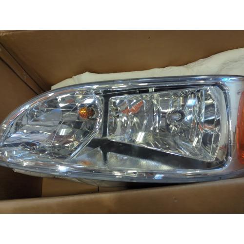 Headlights for Peterbilt 387 325 330 335 337 340 348 382 384 386 Truck High and Low Beam Bulb Left Driver Side Headlamp