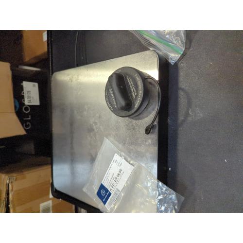Mercedes-Benz 221 470 06 05, Fuel Tank Cap