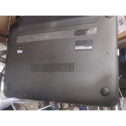 HP EliteBook  11 G1 with charger