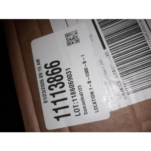 GlyinnHe 5FT Green Half Artificial Christmas Tree，Xmas Fake Half Pine Tree with Foldable Metal Stand Fully Easy Assembly Hinged Artificial Tree for Home Decoration, Party, Office