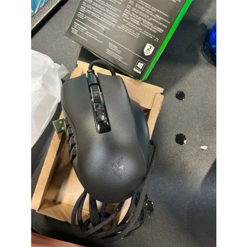 Razer Naga V2 HyperSpeed Wireless MMO Gaming Mouse: 19 Programmable Buttons - HyperScroll Technology - Focus Pro 30K Optical Sensor - Mechanical Mouse Switches Gen-2 - Up to 400 Hr Battery Life