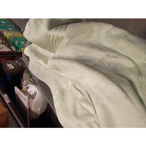 Superior Venice Zero Twist Cotton Medium Weight Bath Sheets, for Guest Bath, Bathroom, Shower, Spa, Plush Towels, Essentials, Ribbed Textured Border, Oversized Towels, Set of 4 , Green , 3 big and one small