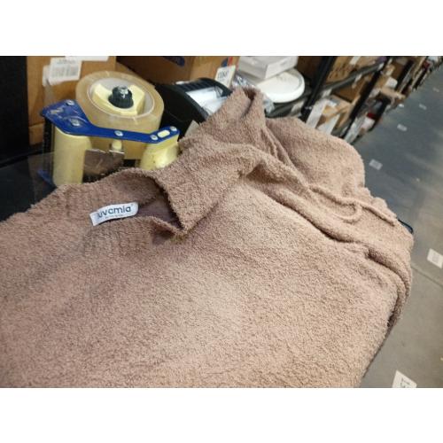 Luvamia Marshmallow Reverse Seam Crew Neck Lounge Set for Women Ultra Soft 2 Piece Loungewear with Bracelet Sleeve Top small