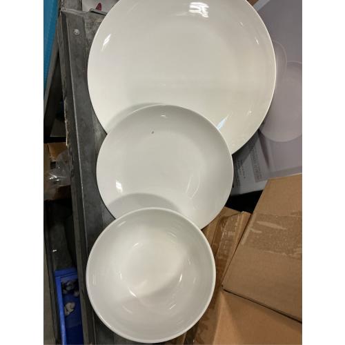 Simply Essential Coupe 12-Piece Dinnerware Set in White