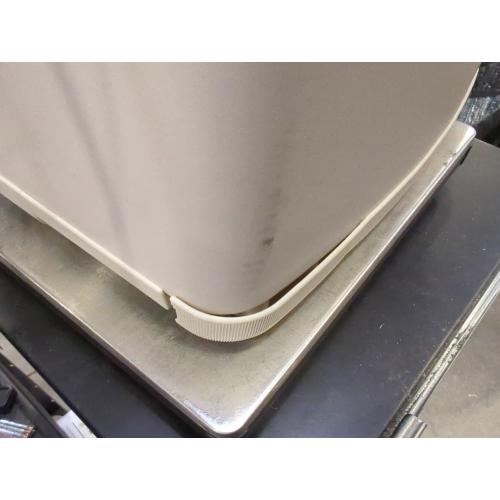 4-Slice Toaster with Extra Wide Slots - Bella PRO Oatmilk
