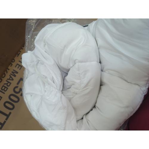 Size medium Color White bed topper