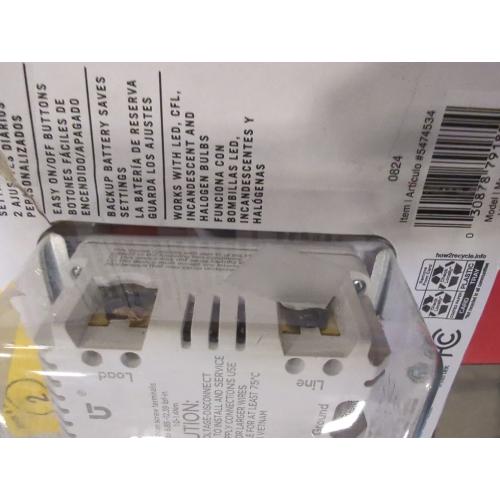 Utilitech 15-Amps 120-volt Indoor Programmable Digital Lighting Timer