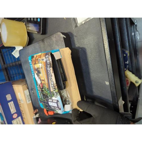 Solar induction wall lamp