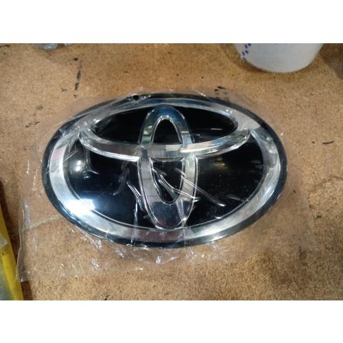 Toyota Genuine Radiator Grille Or Front Panel Emblem 2016-2019