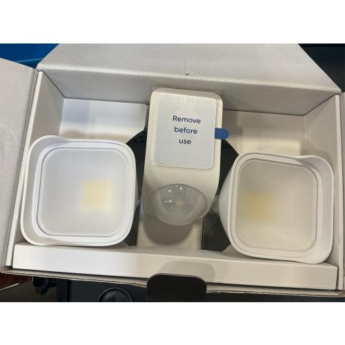 WYZE Floodlight Camera v2, Security Camera Outdoor, 2K HD with Color Night Vision, 2800-Lumen LEDs, 160° Wide View, 105dB Siren, Works with Alexa & Google Assistant, Wired, Free Expert Support