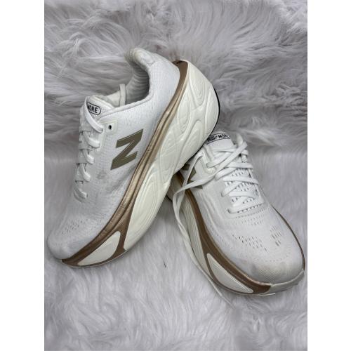 New Balance Women's Fresh Foam X More V5 Running Shoe/ size 8