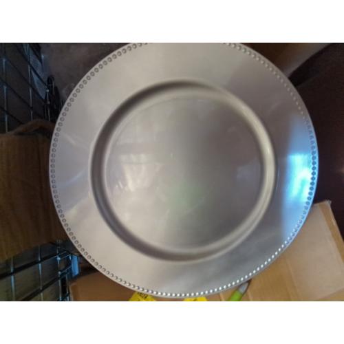 50 Pcs Silver Charger Plates Round Charger Plates13 Inch Bulk Wedding Dinner Elegant Reusable Plastic Chargers Plates Wedding Holiday Party Baby Shower Event Decoration (Silver)