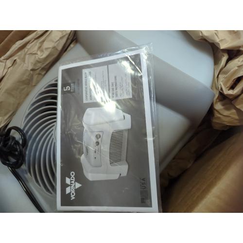 Vornado Evap40 4-Gallon Evaporative Humidifier, Adjustable Humidistat, 3 Speed Settings, Coverage up to 1,000 sqft, 4-Gallon Output (24 Hrs), Dual Tank, Perfect for Home, Bedroom, and Large Spaces