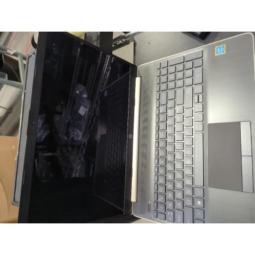 HP Notebook - 15-dw0011ds With Charger