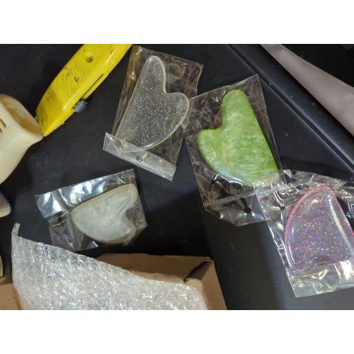 Sherr 12 Pcs Gua Sha Facial Tools Resin Heart Shaped Massage Guasha Tool for Face Guasha Board for Spa Women Body Skin Care Reduce Muscle Tensions, 12 Colors(Sweet Color)