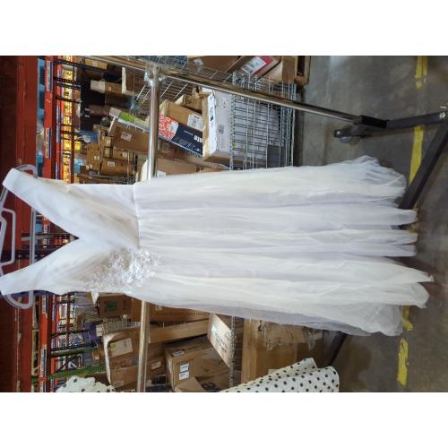 Size M ...Laces Appliques Tulle Prom Dresses V-Neck Beaded Ball Gown Formal Evening Gowns Sleeveless Quinceanera Dress