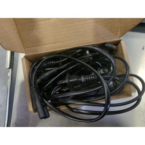 Guitar Pedal Power Supply 7 DC Output for 9V Effect Pedal Board with 2 AC Outlets for Charging Speaker, Musical Instruments