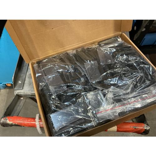 Kathfly 100 Pcs Wire Shelf Label Holders Compatible with Metro 1-1/4in Shelves, Plastic Wire Rack Label Holder 3 l x 1.25 H Price Tag Shelf Clips On, Black