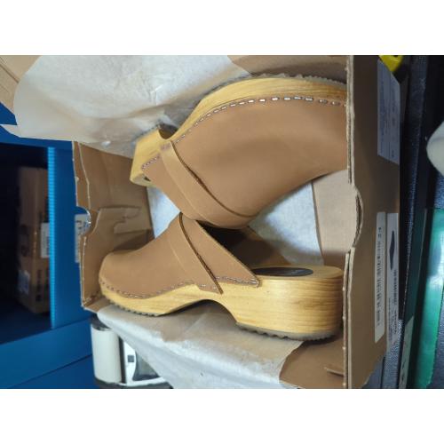 Size 12 Vollsjö Tan Suede Leather Clogs