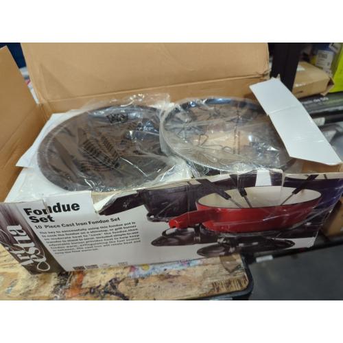 Swissmar Ticino Cast Iron Fondue Set with Enameled Interior, 2L / 2 QT – 9-Piece Cheese & Chocolate Fondue Pot with Forks, Burner & Beechwood Base – Perfect for Family Gatherings & Gift Giving – Red