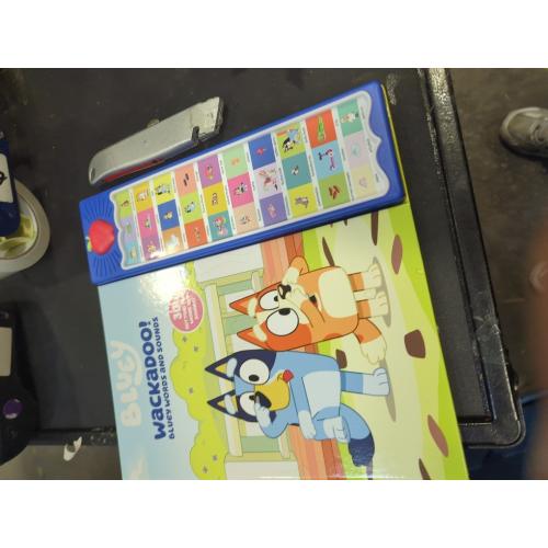 BLUEY WACKADOO! BLUEY'S WORDS AND SOUNDS - SOUND BOOK WITH 30 BUTTONS TO HEAR WORDS AND SOUNDS - PI KIDS.