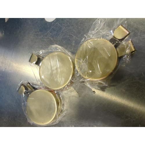 Jetec 3 Pcs Magnet Hooks Magnetic Wreath Hanger Wreath Holder for Fridge Refrigerator Metal Door Glass Door Surfaces Keys Office Home Kitchen Party Hanging Supplies Decoration(Gold,2.7 Inch)