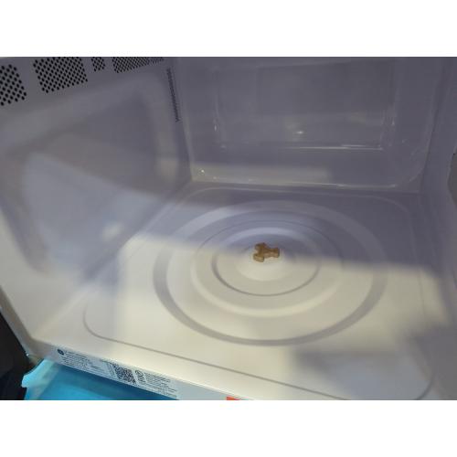 GE GCST16S1WTS Microwave Oven, 1,150-watt 8 Auto Cooking Settings, Child-Lock Technology, Kitchen Essentials for The Countertop, Dorm Room or Apartment, 1.6 Cu. Ft, Black Stainless