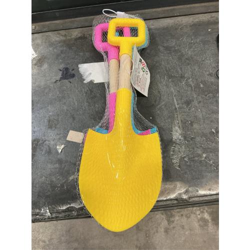 16 Jumbo Beach Sand Shovels Toys for Kids, Pink Gardening Tool Kits, Sturdy Long Wooden Spade for Sand Snow Digging, ABS Plastic Scoops Gift for Summer Winter Camping Backyard Planting (3PCS)