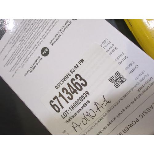 Native Union® Magnetic Power Bank Black