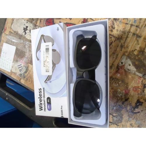 AI Translator Smart Glasses with Bluetooth Audio, Photochromic Lenses, Voice Assistant, Open-Ear Sunglasses for Men and Women, Real-Time Translation, 110  Languages Supported (Black)