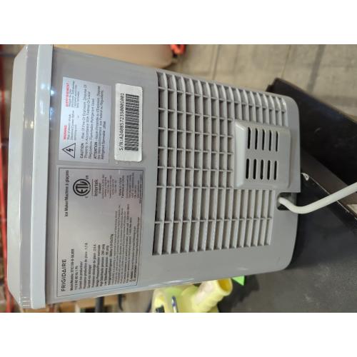 Frigidaire EFIC118-SILVER-KL Ice Maker Machine, Compact Countertop, Silver