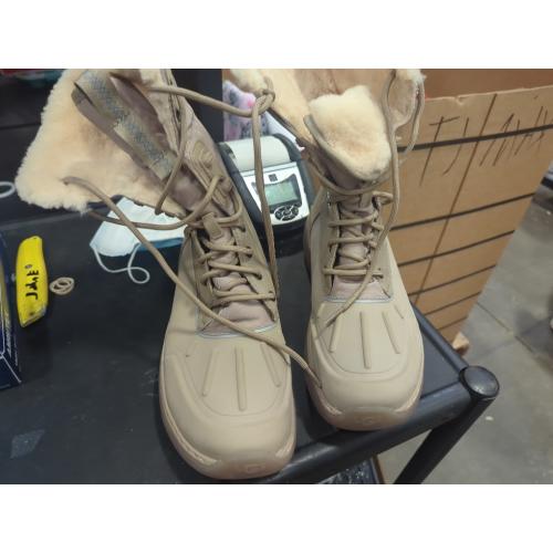 Size 11 Color beige UGG Men's City Butte Boot